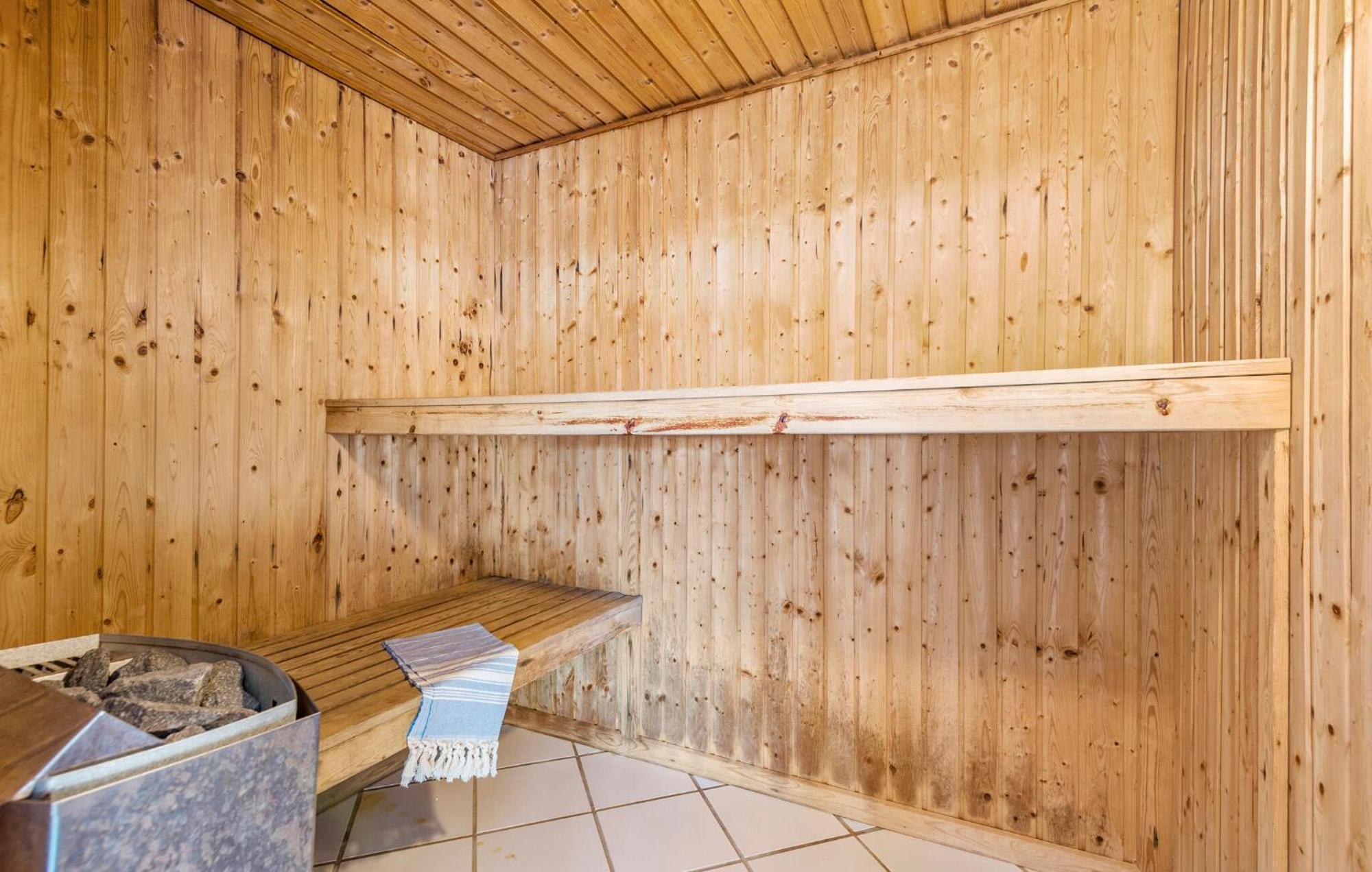 Lovely Home In Blavand With Sauna Ngoại thất bức ảnh